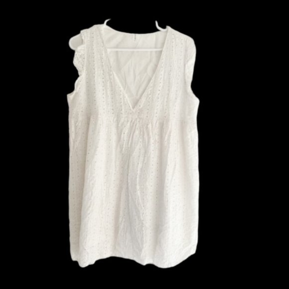 beachsissi Dresses & Skirts - Women's XL Beachsissi White Eyelet Lace Lined V-neck Cotton Dress NWOT